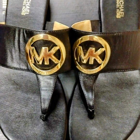 Michael Kors Sandals - Picture 5 of 11